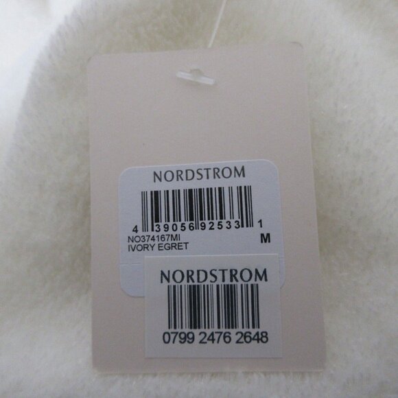 Make + Model Hooded Robe Size Medium White Plush Super Soft Short Spa Cruise NEW - Picture 5 of 8